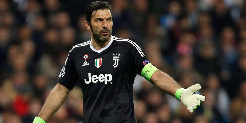 Gianluigi Buffon trong màu áo Juventus