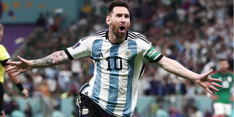 Lionel Messi đã cùng La Albiceleste chạm tay vào những danh hiệu cao quý nhất